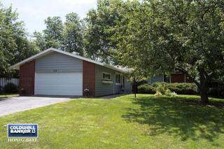 228 Farnham Ln, Wheaton, IL 60189-6404