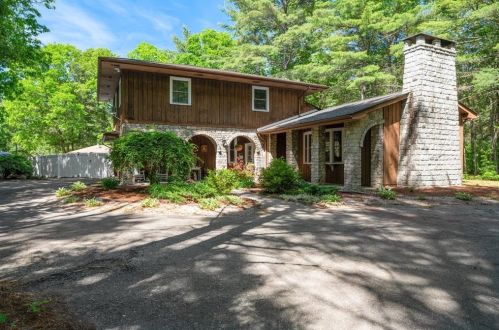 54 Spruce Ridge Dr, Glocester, RI 02814-1524
