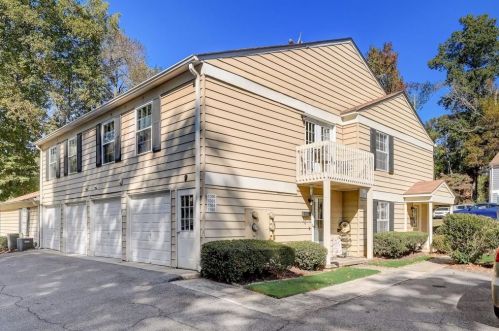 1304 Surrey Ln, Marietta, GA 30008-3633