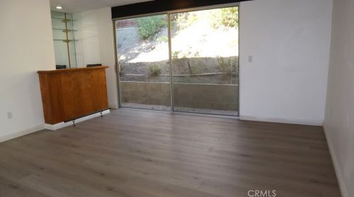 3345 Country Club Dr, Glendale CA  91208-1717 exterior