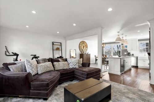 140 Putnam Park, Greenwich CT  06830-5780 exterior