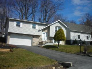 137 Sarah Dr, Altoona, PA 16601-9430