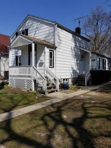 617 Ash St, Waukegan, IL 60085-3925