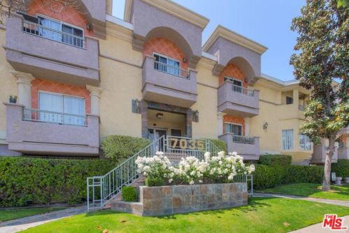 7035 Woodley Ave, Van Nuys CA  91406-3948 exterior