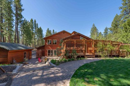 15876 Woodbridge Ln, Truckee, CA 96161-1556
