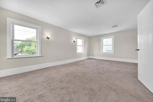 26 Crescent Blvd, Camden NJ  08108-1042 exterior