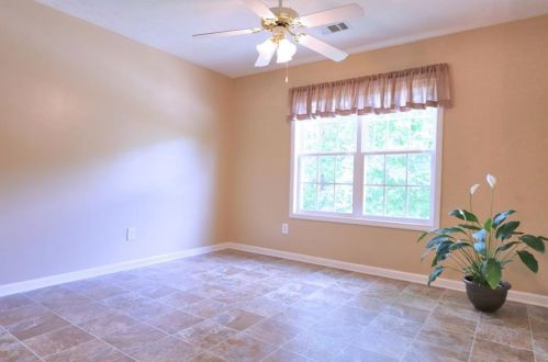 223 Meadowbrook Ln, Carrollton, GA 30117-4519