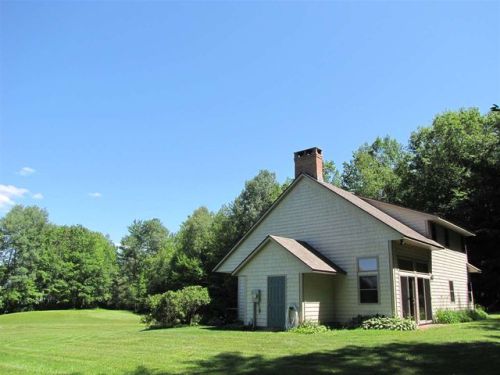 832 Meadowbrook Rd, Brattleboro VT  05301-2593 exterior