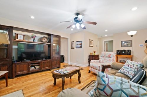 115 Betty St, Clarkesville, GA 30523-4633