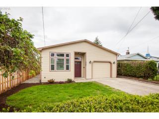 9260 Hawthorne Blvd, Portland OR  97216-2210 exterior