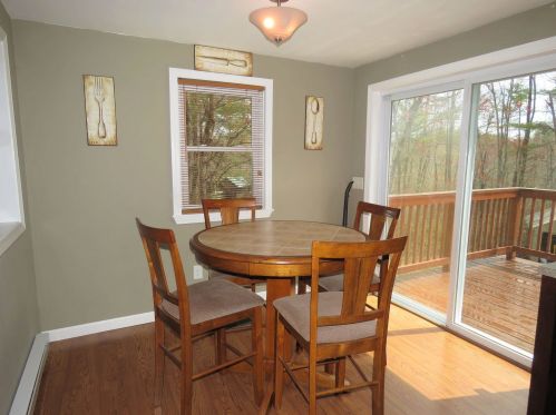 48 Quaker St, Newton, NH 03858-3808