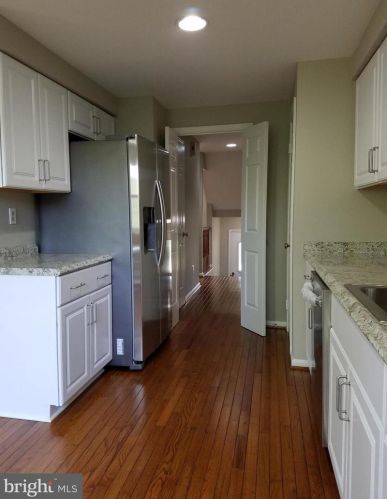 7005 Braddock Mews Pl, Springfield VA  22151-3502 exterior
