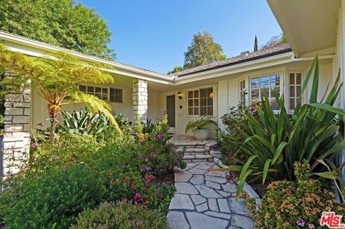 3676 Stone Canyon Ave, Van Nuys, CA 91403-4529