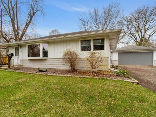 9610 16th St, Minneapolis, MN 55426-1814