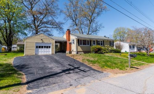 41 Laurel Ln, North Windham, CT 06278-1017