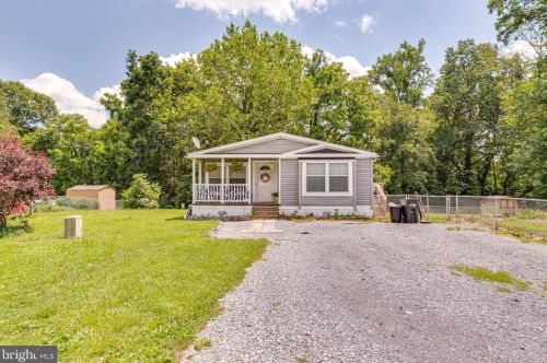 276 Burnside Dr, Falling Waters, WV 25419-4116