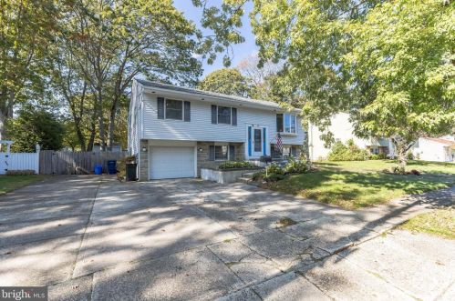 14 Southview Dr, Somers Point, NJ 08244-1624