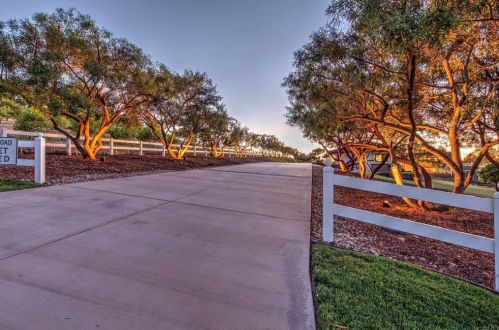 6447 Via De La Reina, Bonsall, CA 92003-7004