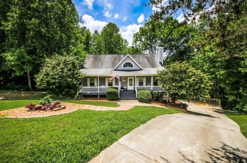 402 Wood Chase Ln, Holly Springs, GA 30114-2270