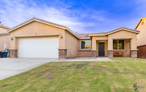 841 Madison Ave, Brawley, CA 92227-7756