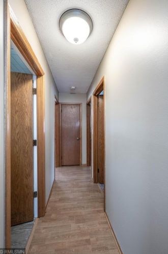 2437 Hillside Rd, Saint Paul MN  55110-5535 exterior