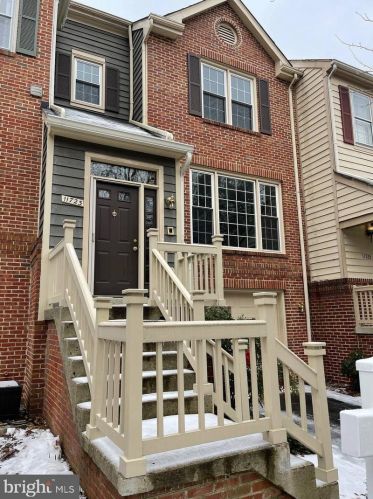 11723 Great Owl Cir, Herndon, VA 20194-1167