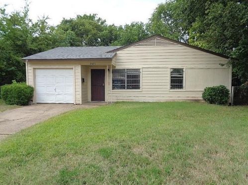 3831 Castle Hills Dr, Dallas TX  75241-4303 exterior