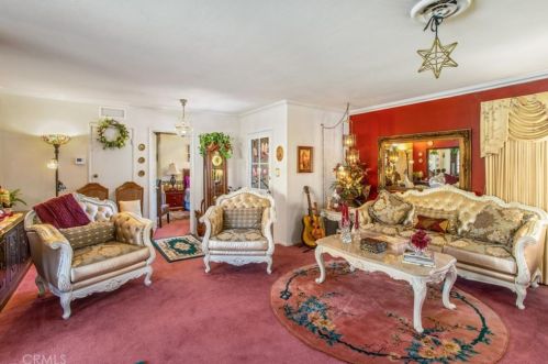 3520 Watkins Dr, Riverside CA  92507-4609 exterior