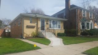 8113 Kenneth Ave, Skokie IL  60076-3205 exterior