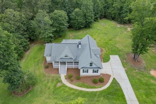 397 Hal Jones Rd, Newnan, GA 30263-3339