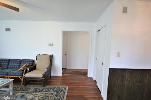 146 Linden Ln, Princeton NJ  08540-3837 exterior