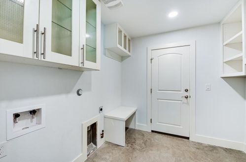 8208 Burrell Dr, Austin TX  78757-8339 exterior