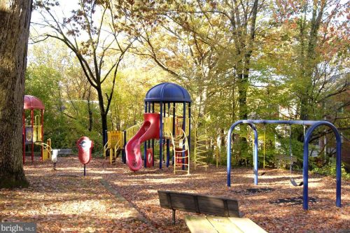 7333 New Hampshire Ave, Silver Spring MD  20912-6958 exterior