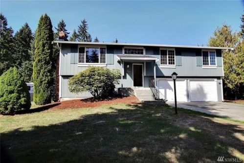 817 Glen Oaks Dr, Elk Plain, WA 98387-7973