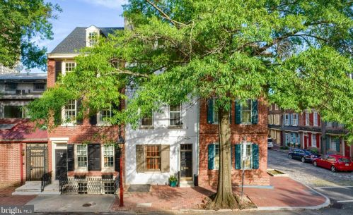 325 3rd St, Philadelphia, PA 19106-1201