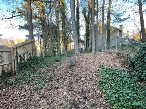 1325 Poplar Pointe, Smyrna GA  30082-2213 exterior