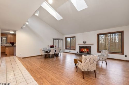16 Prides Xing, Chester, NJ 07930-3500