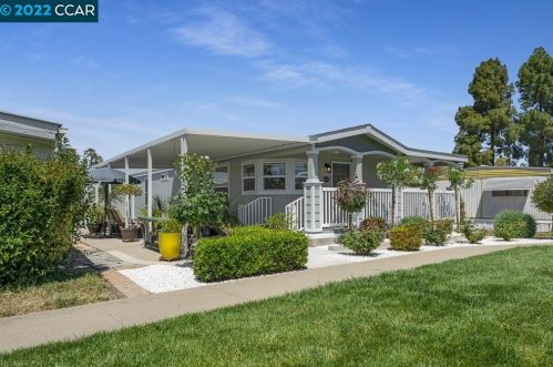 2235 Dalis Dr, Concord, CA 94520-5421