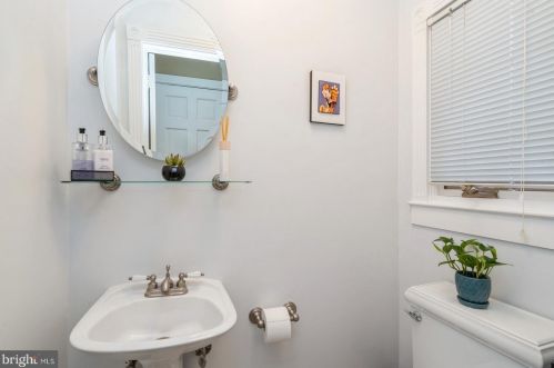 16 Renfrew Ave, Trenton NJ  08618-3334 exterior