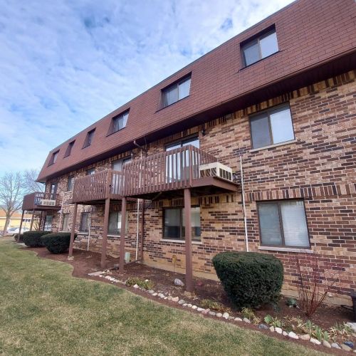187 Uteg St, Bull Valley, IL 60014-7287
