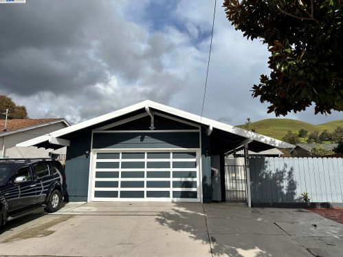 31470 Medinah St, Hayward, CA 94544-8032