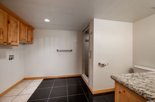 1340 Valley Ridge Dr, Sandy UT 84093-6653 exterior