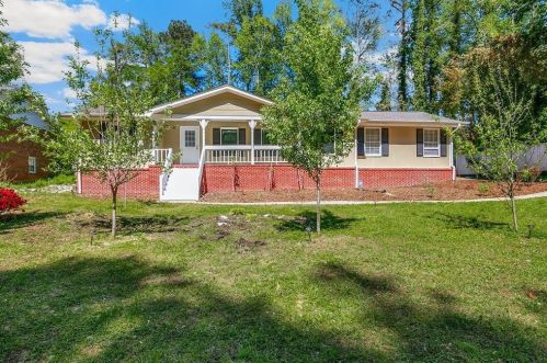 1130 Wheatley Dr, Lilburn, GA 30047-3245