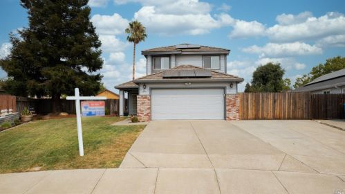 807 Granite Ct, Vacaville, CA 95687-7808