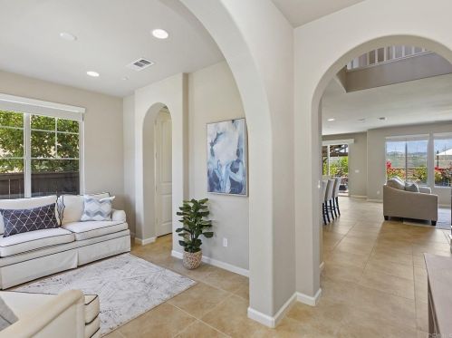 7118 Sitio Destino, Carlsbad, CA 92009-2040