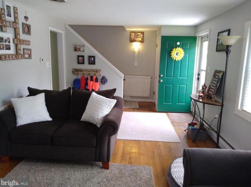 1405 Aspen Dr, Harrisburg, PA 17109-5607