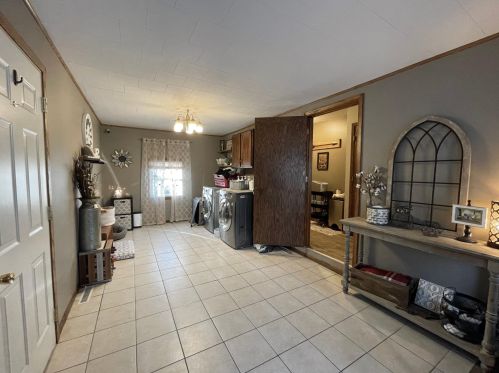 121 Grove St, Lake Crystal, MN 56055-2159