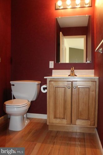 638 Royal View Dr, Lancaster PA  17601-2871 exterior