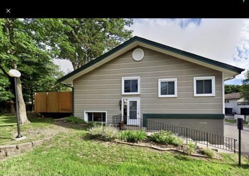 2701 Shenandoah Ln, Minneapolis, MN 55447-1988