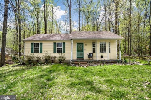 408 Blueberry Ln, Harpers Ferry, WV 25425-4932